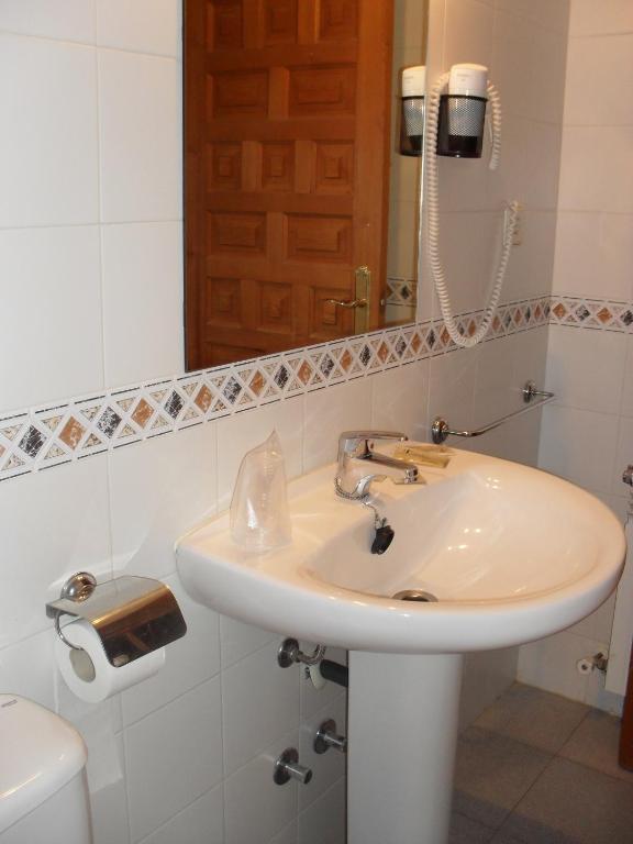 Hostal Narbona Alquézar Quarto foto